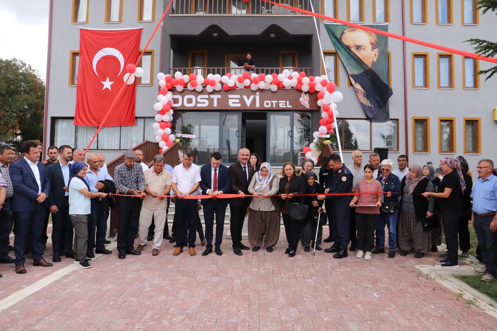 "Dost Evi Otel" Yunusemre Mahallesi'nde Hizmete Açıldı