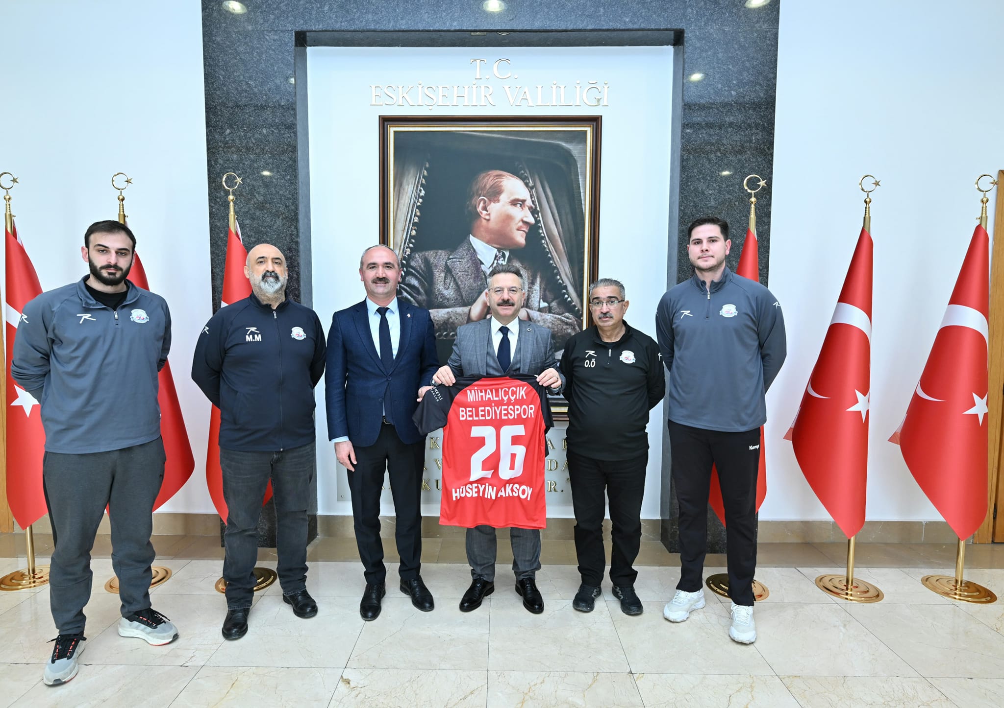 Mihalıççık Belediyespor Hentbol Takımı'ndan Valimize Ziyaret